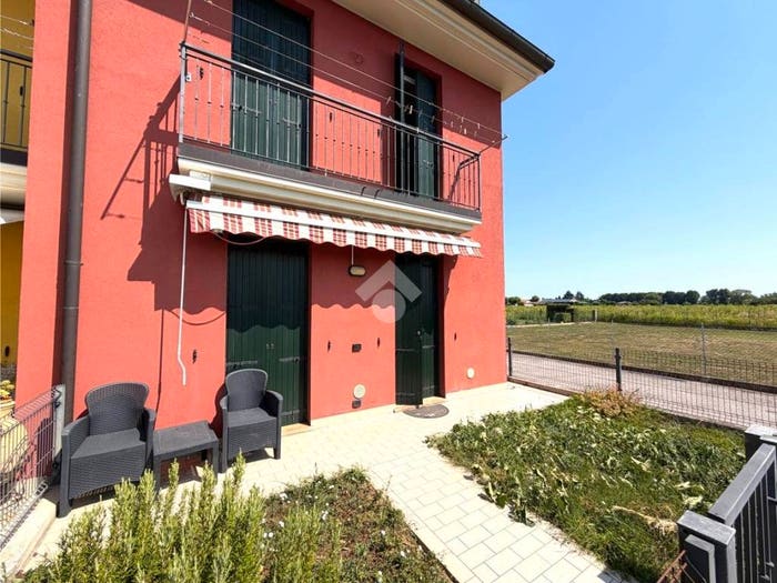 Casa quadrilocale in vendita in Via vecchia capitelbello, Centro, Campo San Martino