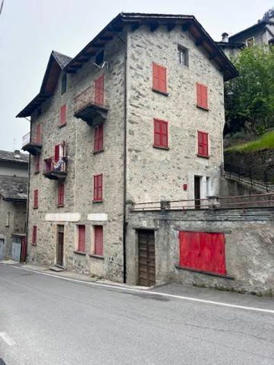 Casa bilocale in vendita in Via Scerscen, Centro, Lanzada