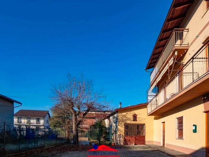 Casa con 6 locali in vendita in Via San Giacomo, Centro, Busca
