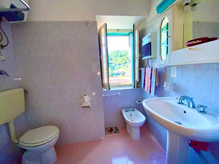 Appartamento trilocale in vendita in Via Giuseppe Garibaldi, Militello Rosmarino
