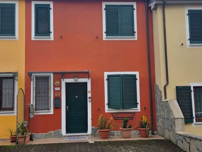 Casa con 5 locali in vendita in Via Genova, Ceparana Carpena, Bolano