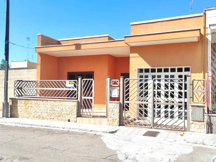 Casa con 6 locali in vendita in Via John Fitzgerald Kennedy, Copertino