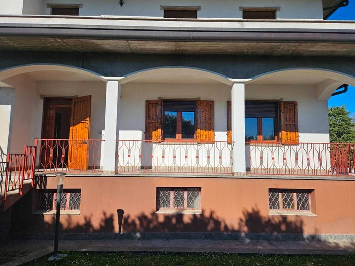 Appartamento quadrilocale in vendita in Via Michelangelo Buonarroti, Centro, Inverigo