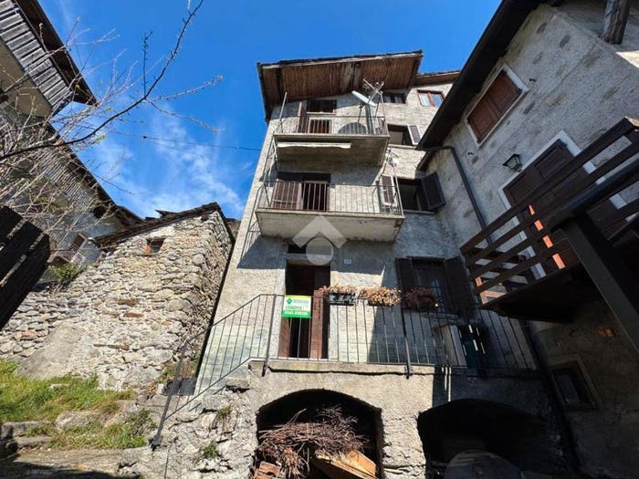 Casa con 6 locali in vendita in Via dei Monti, Ardenno