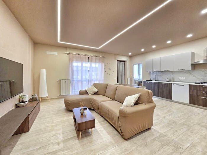 Appartamento quadrilocale in vendita in Via Giovanni Pascoli, Centro, Massa