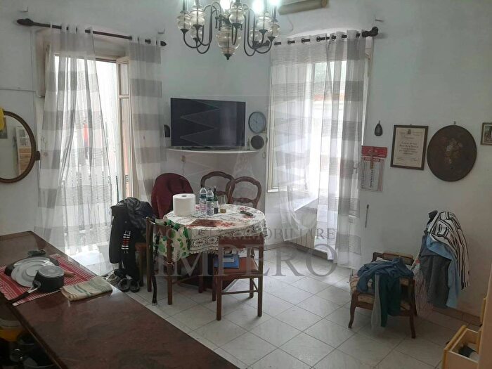 Appartamento trilocale in vendita in Piazza Giuseppe Garibaldi, Centro, Camporosso