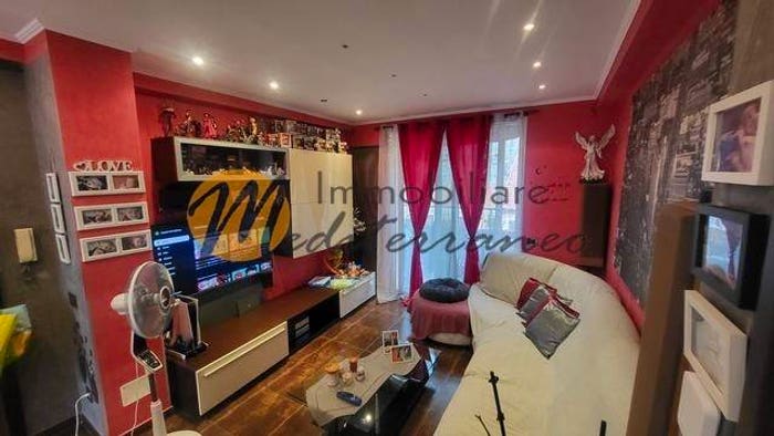 Appartamento trilocale in vendita in Via Luigi Isnardi, Camporosso