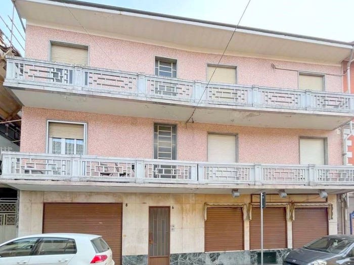 Appartamento con 5 locali in vendita in Via Giuseppe Garibaldi, Centro, Avigliana