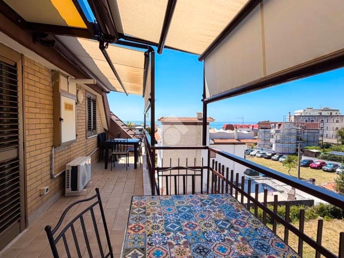 Appartamento trilocale in vendita in Via Caravaggio, Centro, Formia