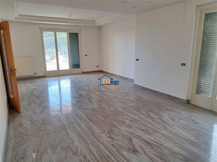 Casa con 6 locali in vendita in Via Giacomo Leopardi, Alezio