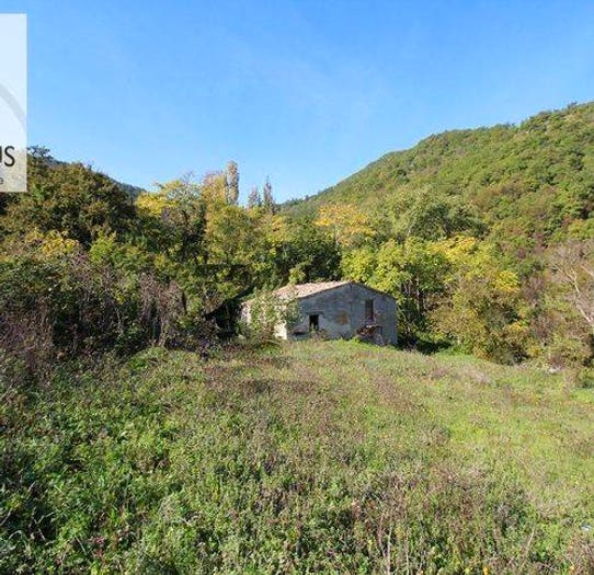 Casa con 5 locali in vendita in Pagino, Fermignano