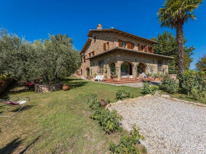 Casa con 6 locali in vendita in Via dei Canneti, Montepulciano