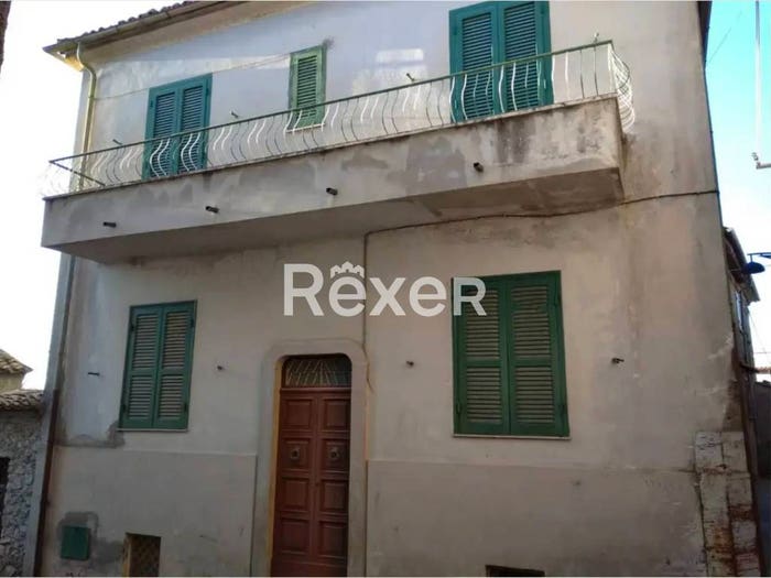 Casa trilocale in vendita in Via Guglielmo Marconi, Centro, Vico nel Lazio
