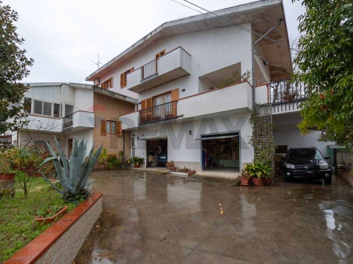 Casa quadrilocale in vendita in Sant'Eufemia, Sant'eufemia, Fara Filiorum Petri
