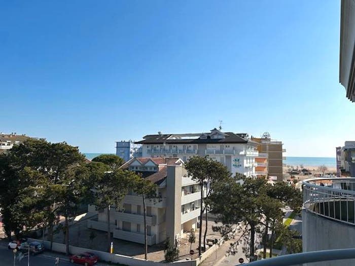 Appartamento trilocale in vendita in Corso Chiggiato, Centro, Caorle