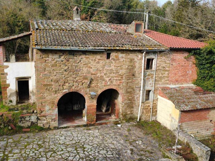 Casa con 6 locali in vendita in Monte San Savino