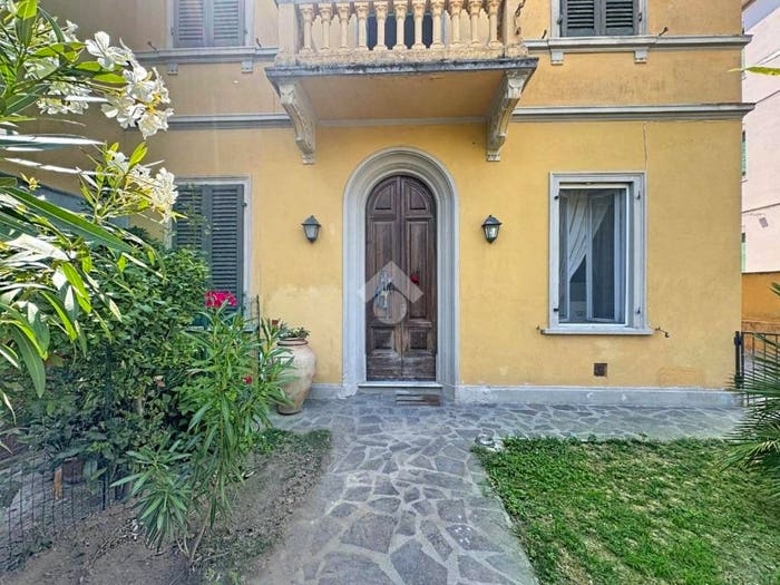 Casa con 5 locali in vendita in Via Nazario Sauro, Porta a Lucca, Pisa