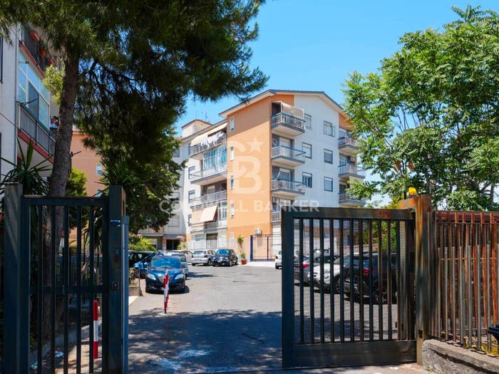Appartamento quadrilocale in vendita in Via Generale Ameglio, Rapisardi, Catania