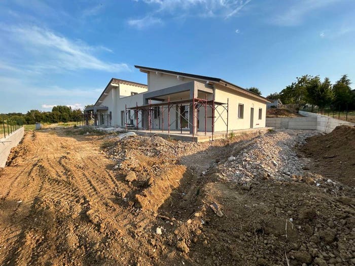 Casa con 6 locali in vendita in Via R Morandi C, Marsciano
