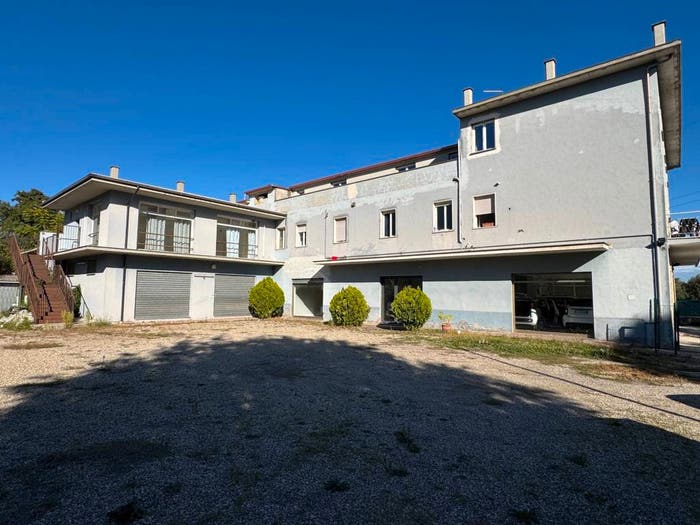 Casa con 6 locali in vendita in Via Grilli, Zepponami, Montefiascone