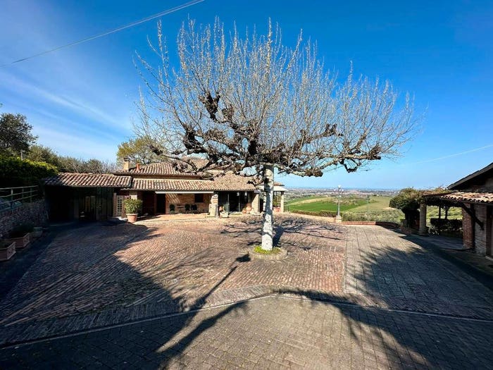 Casa con 6 locali in vendita in Via Montilgallo, Longiano
