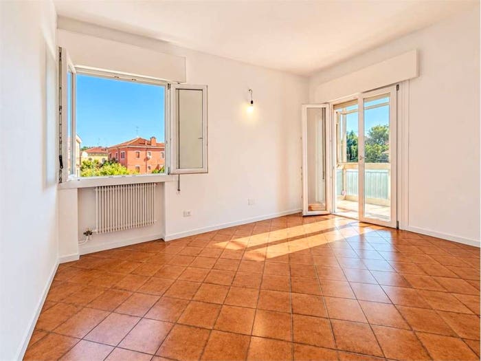 Appartamento trilocale in vendita in Via Pier Fortunato Calvi, Marghera Catene, Venezia
