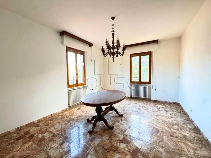 Casa con 6 locali in vendita in Viale Piero della Francesca, Monterchi