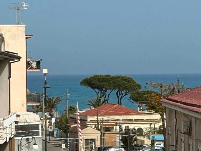 Appartamento con 6 locali in vendita in Via Fratelli Bandiera, Bianco