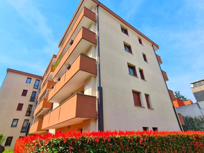 Appartamento trilocale in vendita in Via Cortisella, Castello, Lecco