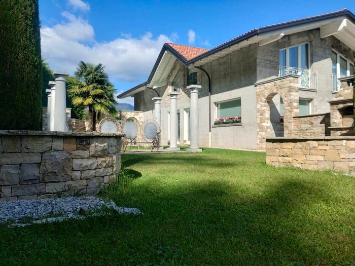 Casa con 6 locali in vendita in Via Massimo d'Azeglio, Centro, Bisuschio