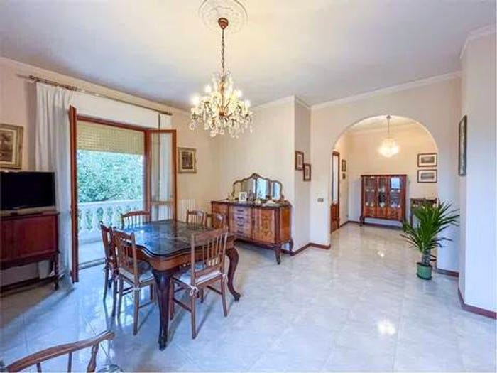 Appartamento con 6 locali in vendita in Via Santa Maria B, Monsano
