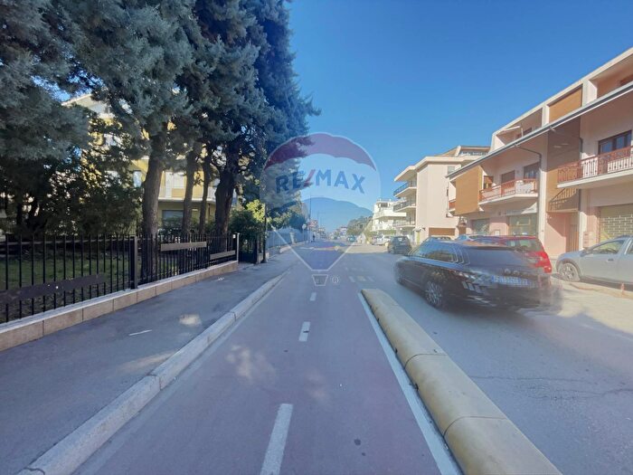 Appartamento con 5 locali in vendita in Via Maurizio Rosato, Lanciano
