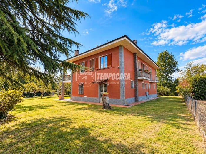 Appartamento trilocale in vendita in Corso Luigi Einaudi, Centro, Cherasco
