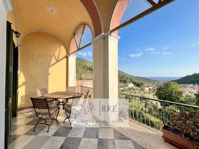 Casa con 6 locali in vendita in Borgata Chiesa, Verzi, Loano