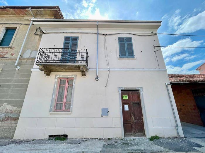 Casa con 6 locali in vendita in Corso Acqui, Cristo, Alessandria