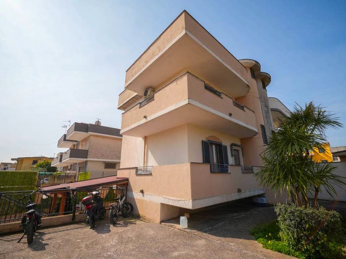 Casa con 5 locali in vendita in Via delle Rose, Mondragone