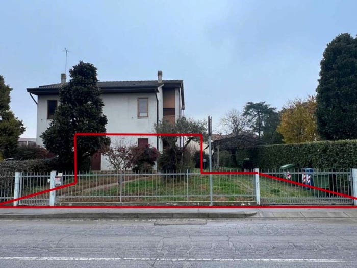 Casa quadrilocale in vendita in Via Municipio, Centro, Campodoro