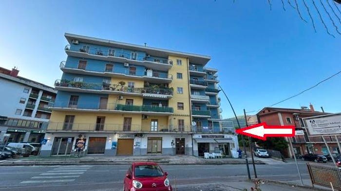 Appartamento con 6 locali in vendita in Viale della Giustizia, Quadrivio, Campagna