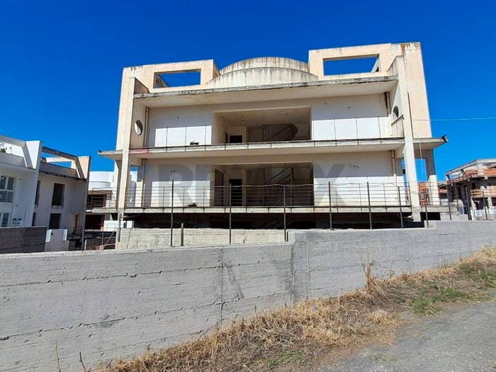 Casa con 6 locali in vendita in Via Della Comunità Europea, Paternò