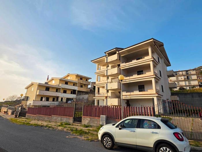 Appartamento trilocale in vendita in Via Corrado Alvaro, Centro, Belmonte Calabro