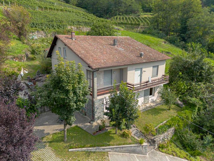 Casa con 6 locali in vendita in Via Grigioni, Castione, Castione Andevenno