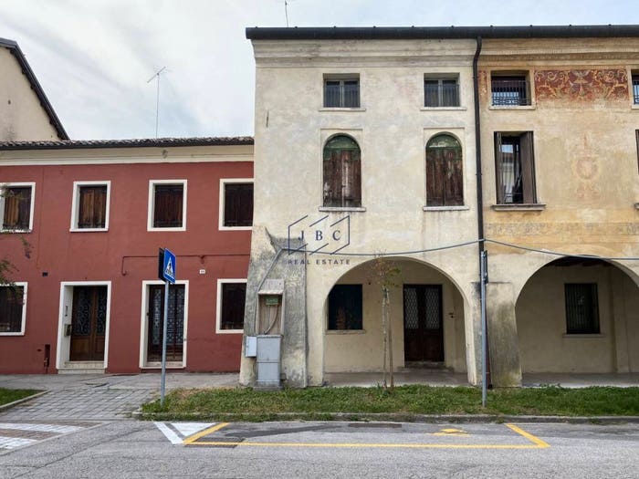Casa con 6 locali in vendita in Via Giuseppe Garibaldi, Centro, Oderzo