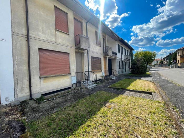 Casa in vendita in Via Dante Alighieri, Buscate