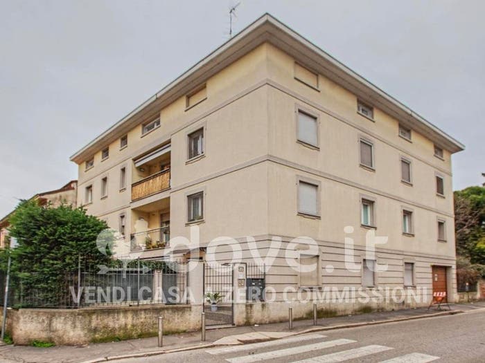 Appartamento trilocale in vendita in Via Francesco Rismondo, Baggio, Milano