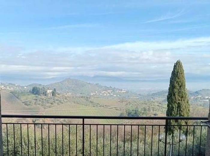 Casa con 6 locali in vendita in Via Vergheretana, Centro, Carmignano