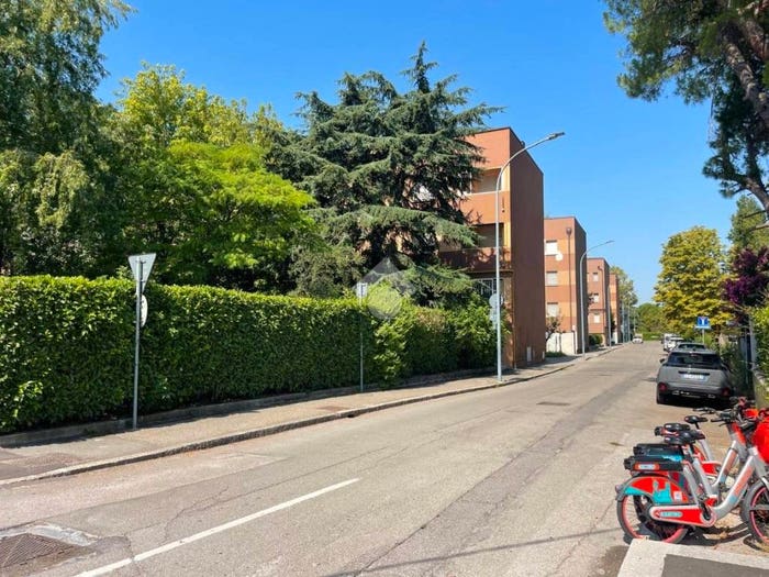 Appartamento trilocale in vendita in Via Ferrarese, Corticella, Bologna