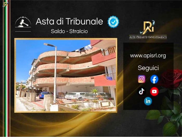 Appartamento con 6 locali in vendita in Via Cesare Battisti, Furci Siculo