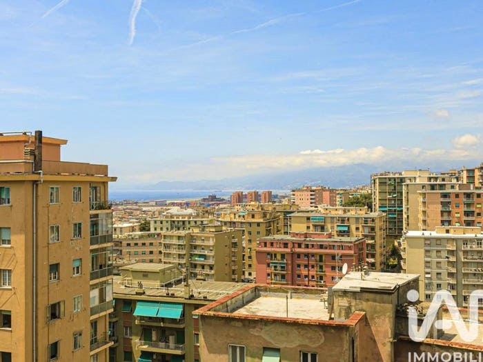 Appartamento quadrilocale in vendita in Via San Bartolomeo del Fossato, Sampierdarena, Genova