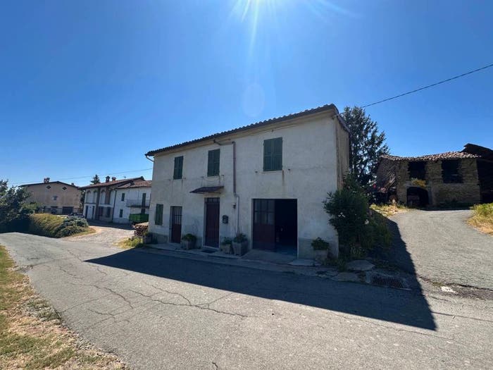 Casa con 6 locali in vendita in Terzo