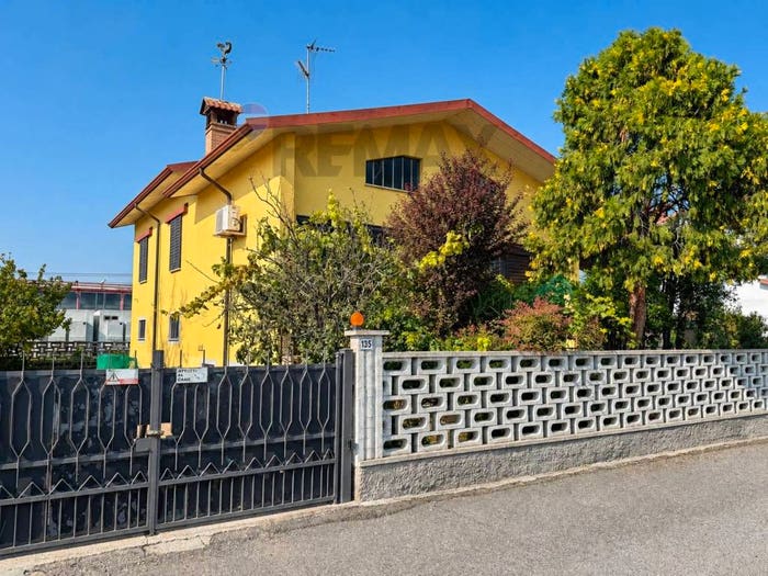 Casa trilocale in vendita in VIA MARCONI, Centro, Gropello Cairoli
